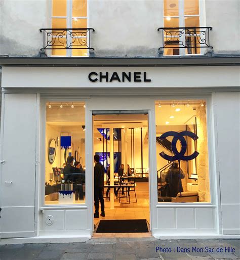 where are Chanel boutiques